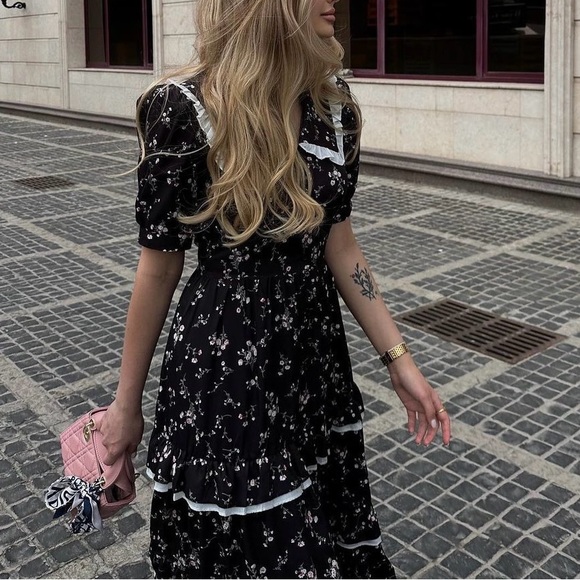 Elegant Long Dress - Picture 4 of 4